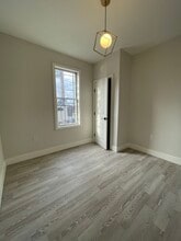 80 Wallis Ave, Unit 1F in Jersey City, NJ - Building Photo - Building Photo