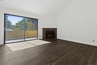 655 Center Ave in Martinez, CA - Building Photo - Building Photo