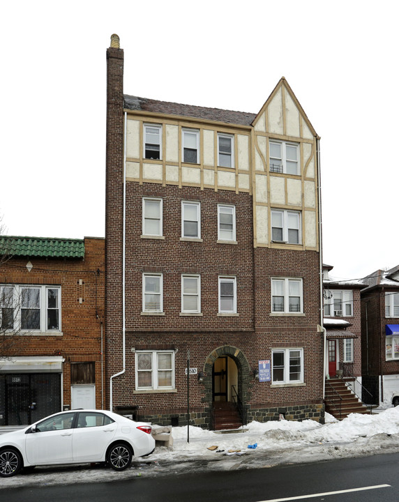 8610 Kennedy Blvd in North Bergen, NJ - Foto de edificio