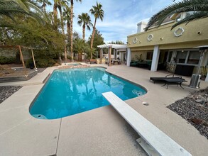 8138 Yucca Springs Dr in Las Vegas, NV - Building Photo - Building Photo