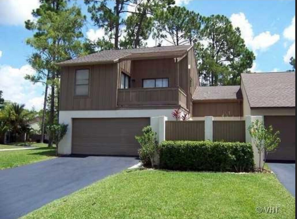 12627 Shady Pines Ct in Wellington, FL - Building Photo