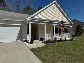 102 Bill Park Dr in Summerville, SC - Foto de edificio - Building Photo