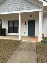 145 Cayuga St in Hartwell, GA - Building Photo