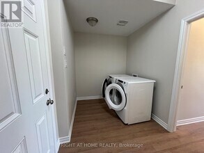 195 Harmattan Ave in Ottawa, ON - Building Photo - Building Photo