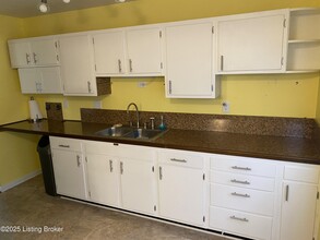 2431 Proctor Knott Dr in Louisville, KY - Building Photo - Building Photo