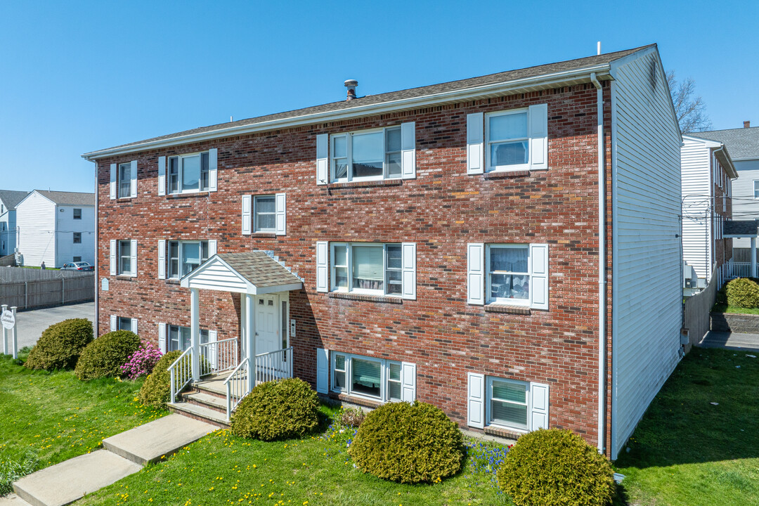 135 Vale ST in Fall River, MA - Foto de edificio