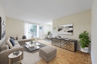 7 & 11 Rochefort Drive in Toronto, ON - Building Photo - Building Photo