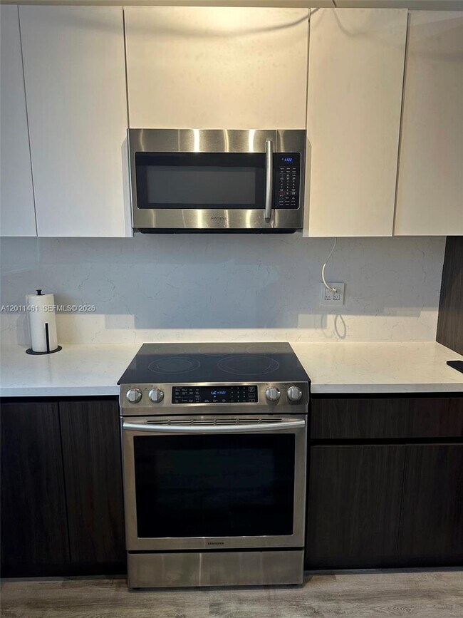 709 SW 79th Terrace in North Lauderdale, FL - Building Photo - Building Photo