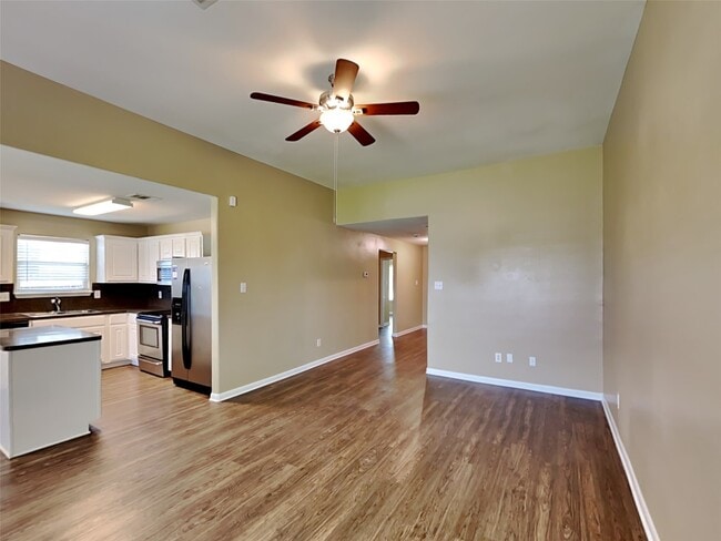 property at 3926 Cloudbluff Ln