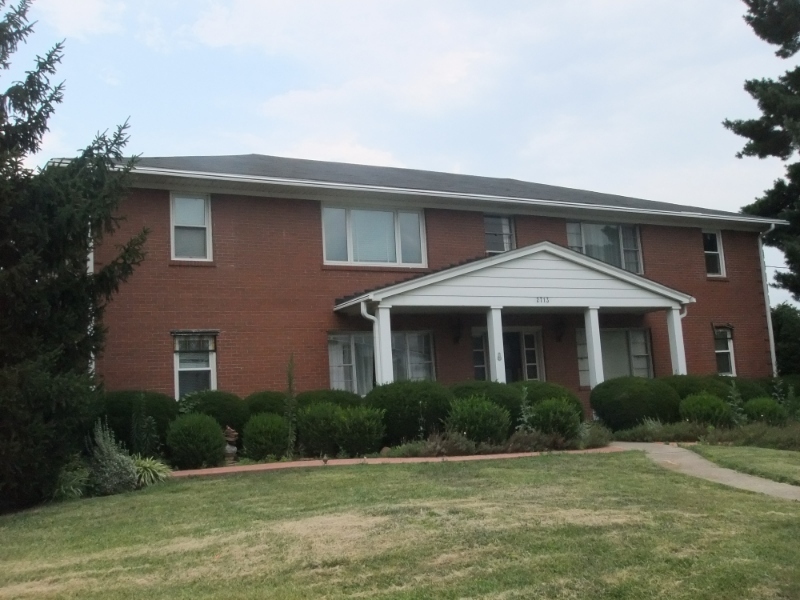 2713 Riedling Dr in Louisville, KY - Building Photo