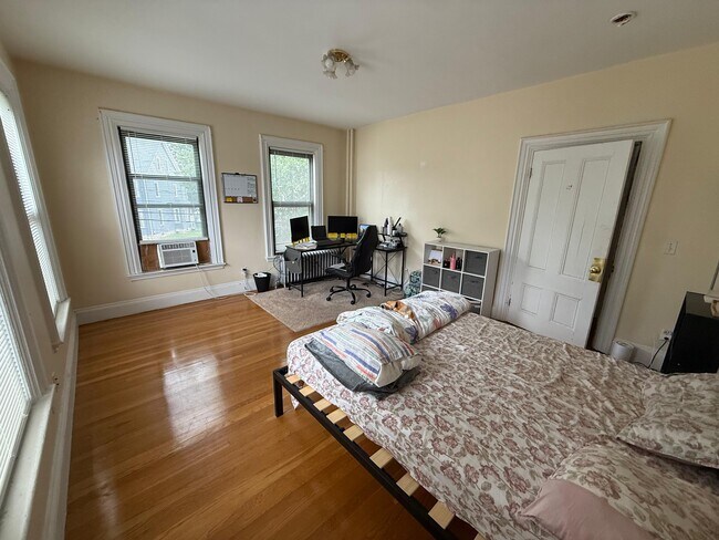 67 Allston St, Unit 2 in Boston, MA - Building Photo - Building Photo