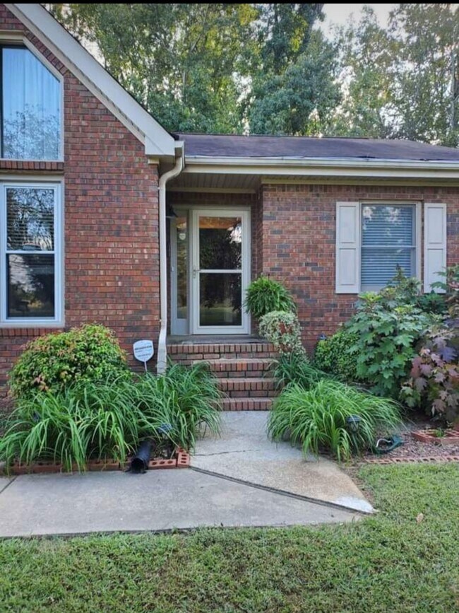 1075 Hargrove Lake Rd Rentals in Colbert, GA