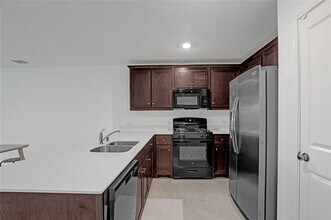 14048 Earlham St in Pilot Point, TX - Building Photo - Building Photo