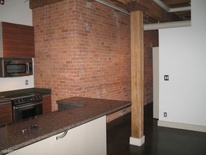 6533 E Jefferson Ave-Unit -Apt 333 in Detroit, MI - Building Photo - Building Photo