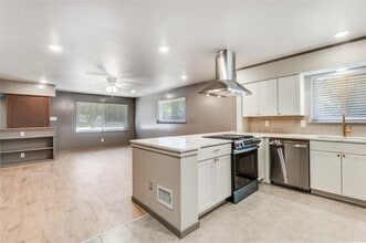 121 S Cavender St in Dallas, TX - Building Photo - Building Photo