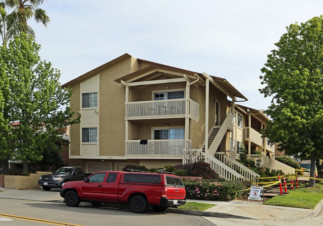 402 N Clementine St in Oceanside, CA - Foto de edificio
