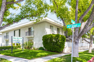 Laurelwood Apartments in Ontario, CA - Building Photo - Building Photo