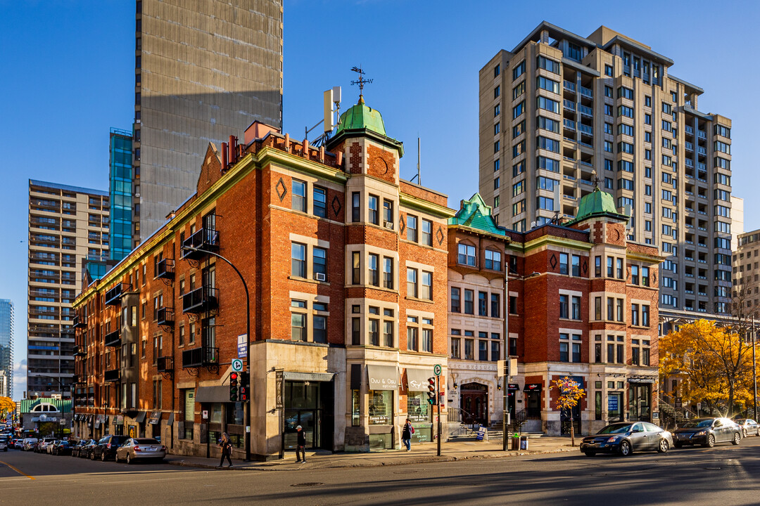 Château Grosvenor in Montréal, QC - Building Photo