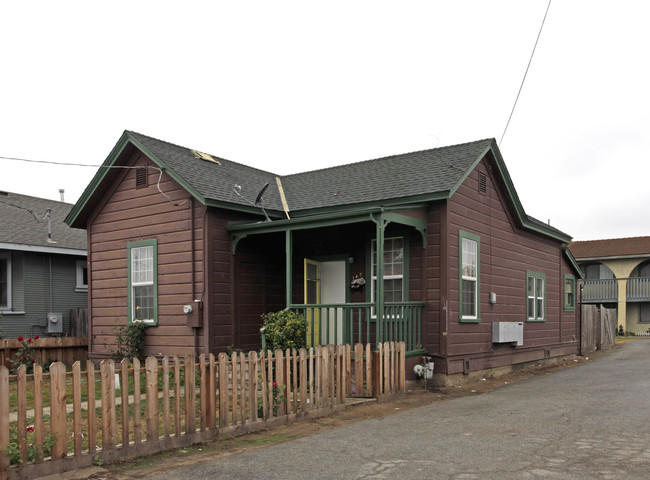 142 6th St in Watsonville, CA - Building Photo - Building Photo