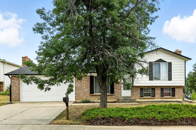 property at 2996 W 10th Ave Cir