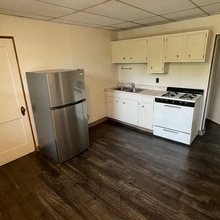 5837 Nicholson St, Unit 3 in Pittsburgh, PA - Building Photo - Building Photo