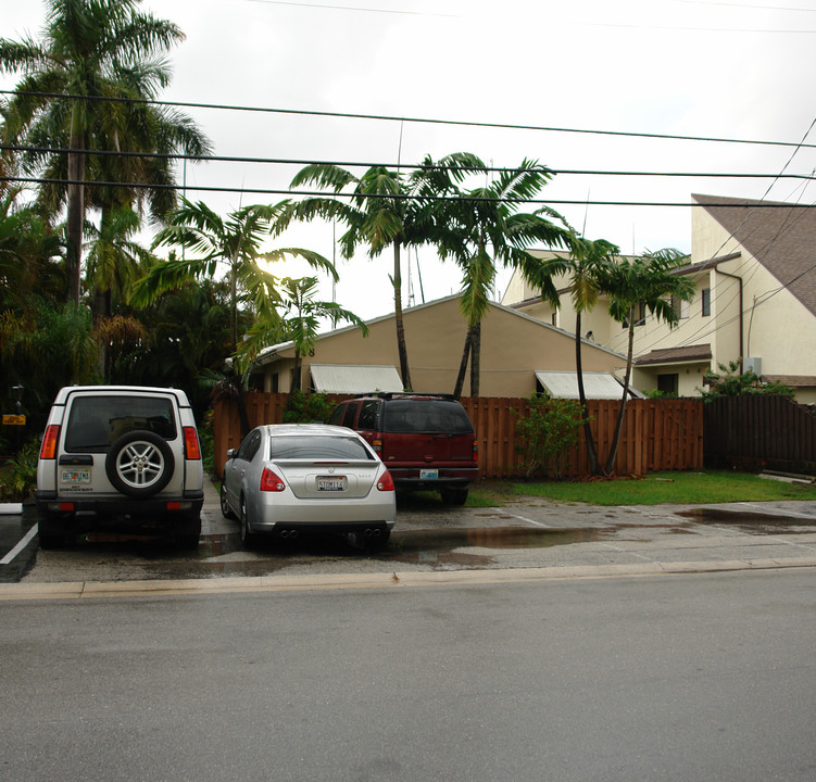 28-30 Hendricks Is in Fort Lauderdale, FL - Foto de edificio