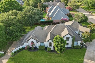 7204 Pebble Hill Dr in Colleyville, TX - Foto de edificio - Building Photo