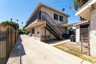 932 W 79th St in Los Angeles, CA - Building Photo - Building Photo