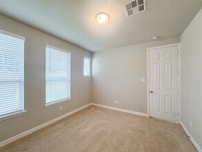 9503 Towne Lake Pkwy in Houston, TX - Foto de edificio - Building Photo