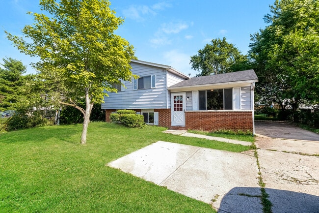 5252 Refugee Rd in Columbus, OH - Building Photo - Building Photo