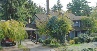 6610-6612 4th St E in Tacoma, WA - Building Photo