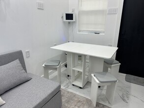 196 Danforth Ave, Unit Tiny Home in Jersey City, NJ - Building Photo - Building Photo