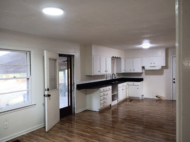 574 Daniel Cir in Jackson, MS - Foto de edificio - Building Photo