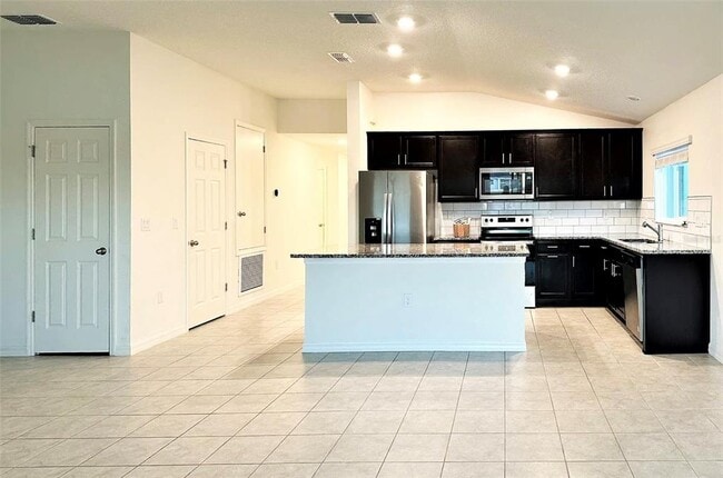 3540 74th Ave Cir E in Sarasota, FL - Building Photo - Building Photo