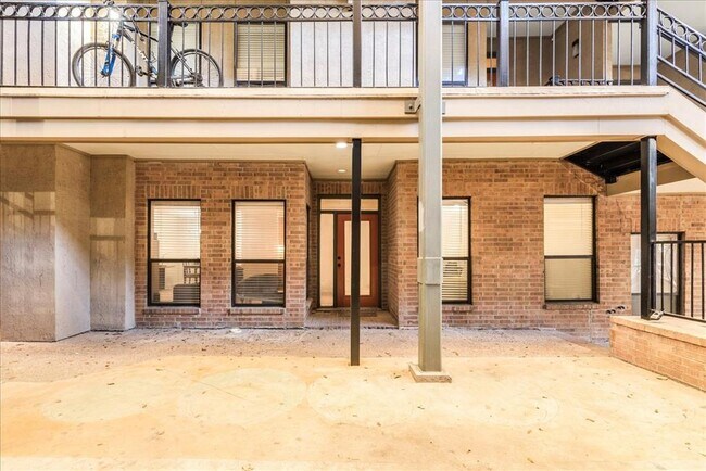1910 Robbins Pl in Austin, TX - Building Photo - Building Photo