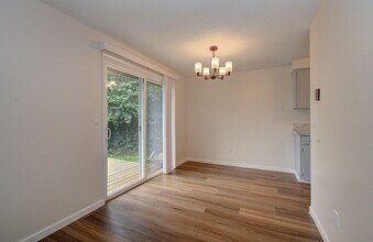 2918-2920 Harney St in Vancouver, WA - Building Photo - Building Photo