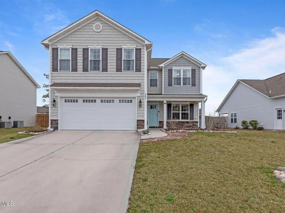 302 Belvedere Dr in Holly Ridge, NC - Building Photo