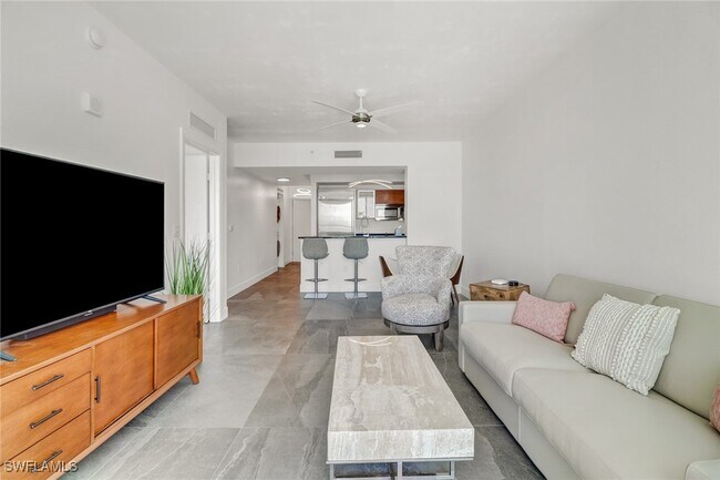 3000 Oasis Grand Blvd