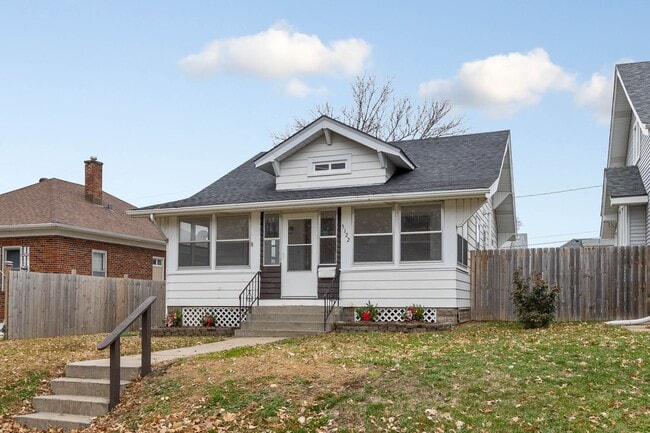 property at 5122 S 37th St