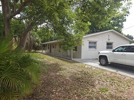 1741 Trotter Rd in Largo, FL - Building Photo