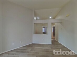 12425 N 42nd Dr in Phoenix, AZ - Building Photo - Building Photo