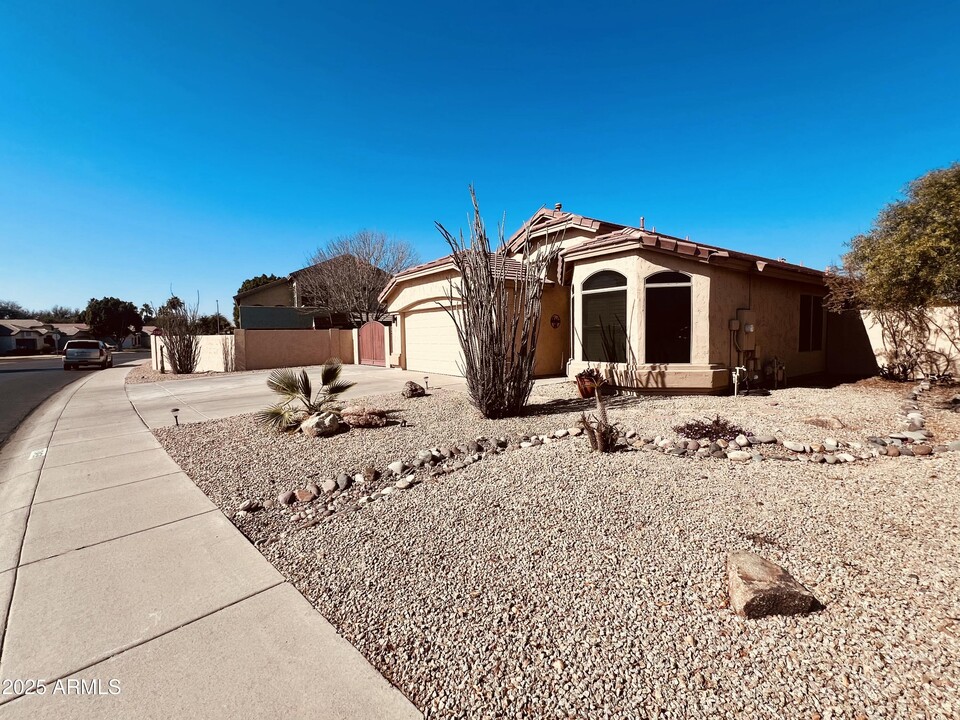 6458 W Adobe Dr in Glendale, AZ - Building Photo