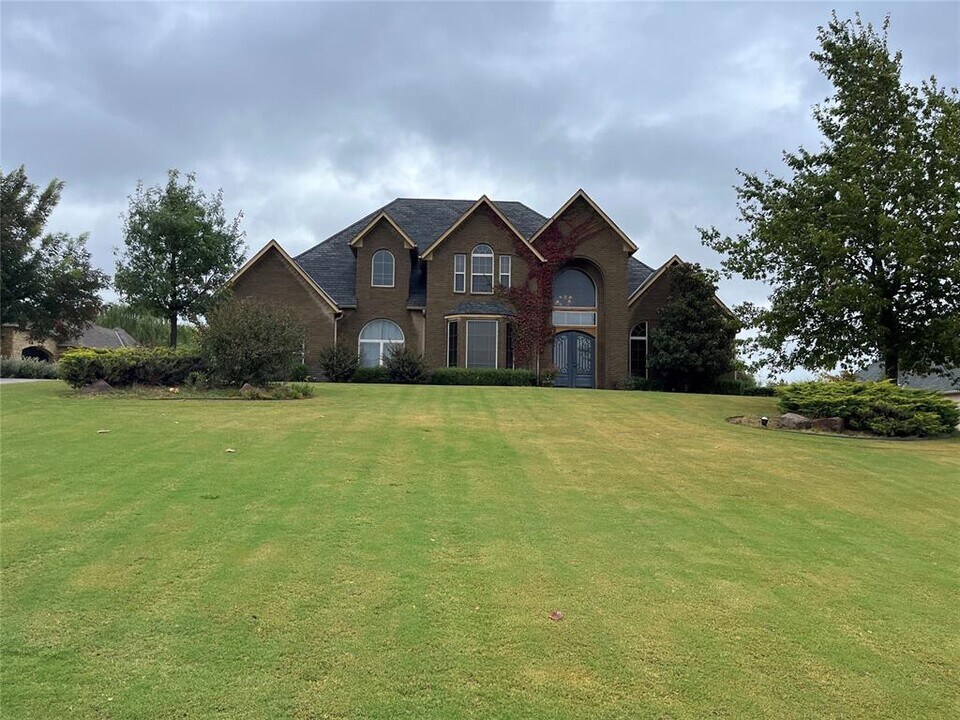 6725 NE 113th St in Edmond, OK - Building Photo