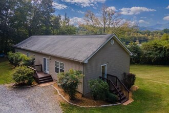 407 Monteith Gap Rd in Cullowhee, NC - Building Photo - Building Photo