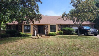 900 Trowman Ln in Mount Pleasant, SC - Building Photo