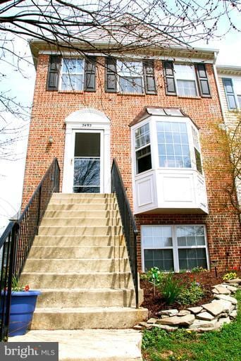 property at 2492 Wentworth Dr