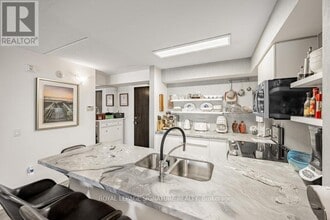 30 Via Rosedale in Brampton, ON - Building Photo - Building Photo