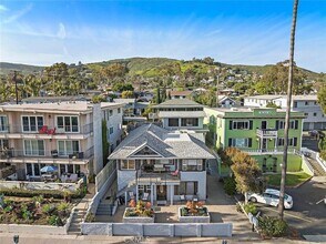 274 Cliff Dr, Unit 4 in Laguna Beach, CA - Foto de edificio - Building Photo