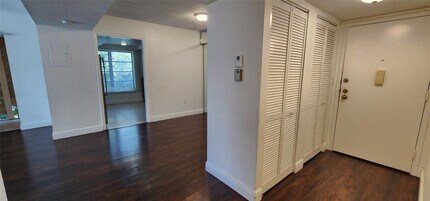 4168 Inverrary Dr in Lauderhill, FL - Building Photo - Building Photo