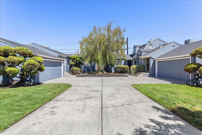 3131 Fernside Blvd in Alameda, CA - Building Photo - Building Photo